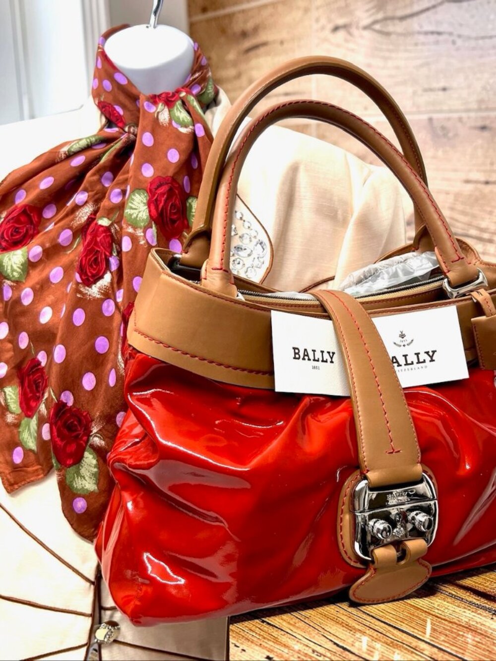 Classic 1831 Bally Switzerland Patten Leather Shoulder Lg Bag Red Lock+ Scarf(7 - Picture 4 of 16